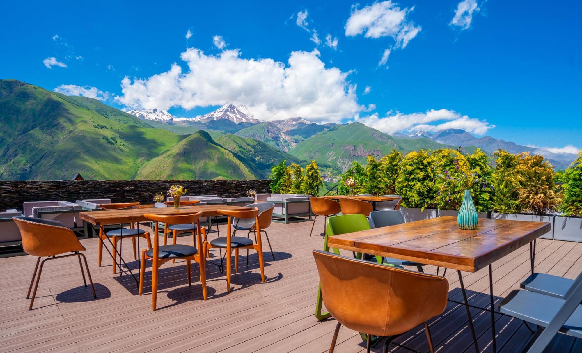 Step Inn - Kazbegi Exteriör bild